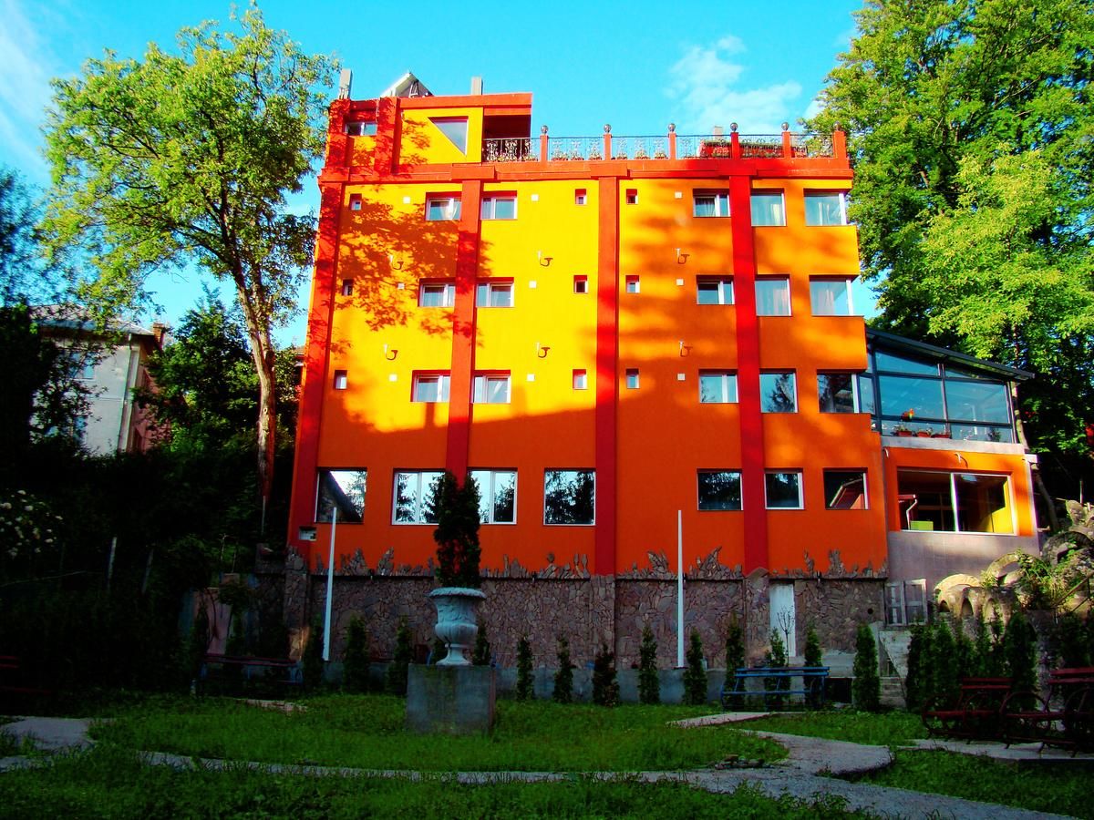 Гостевой дом Casa Nicoli Бэи­ле-Олэ­неш­ти-11